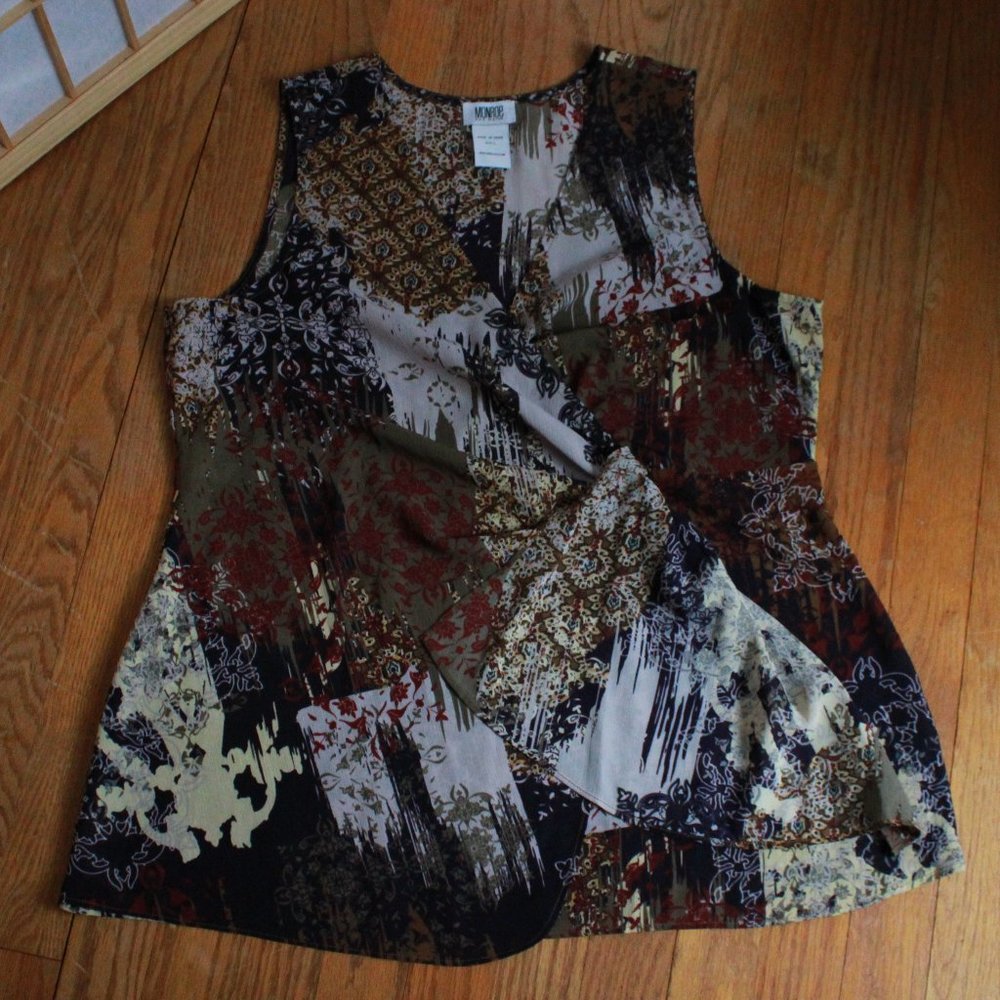 Monroe and Main Twisted/Knotted Print Tank Top